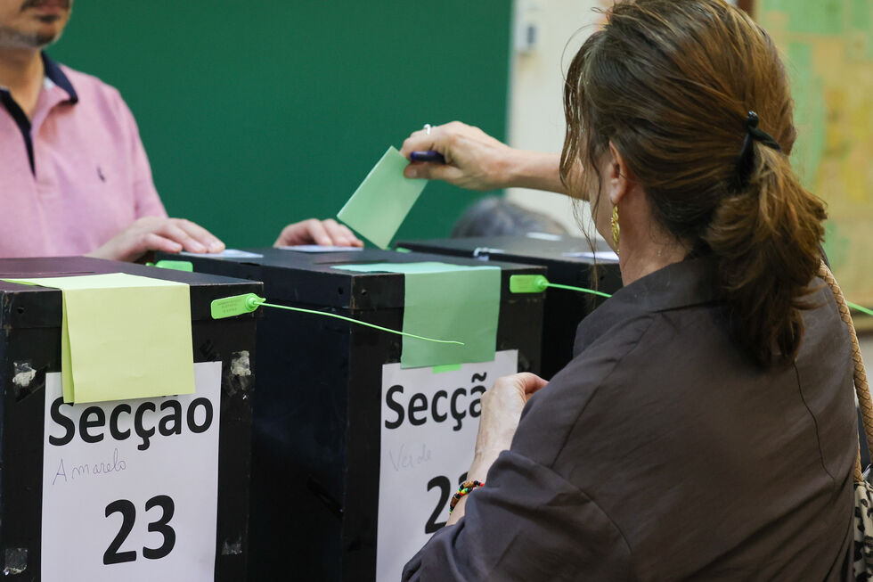Portugueses votam em eleições presidenciais desde 1976: 43 candidatos e 5 presidentes