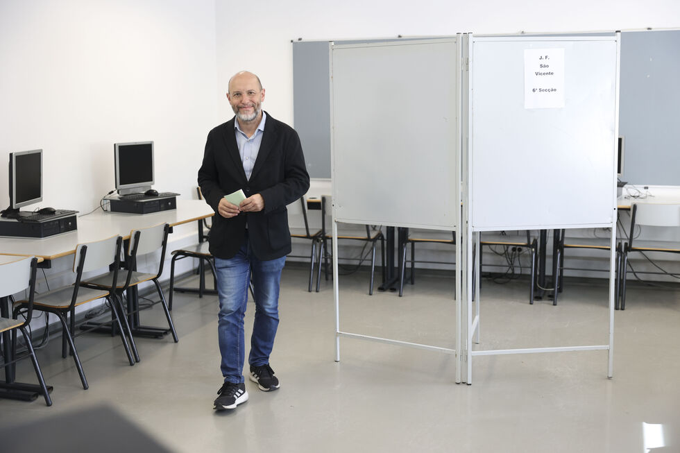 Rui Tavares vota em São Vicente nas eleições autárquicas de 2025