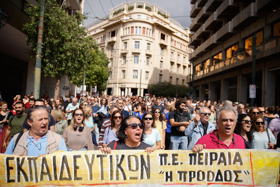 A Grécia enfrenta greve geral contra jornada de trabalho de 13 horas