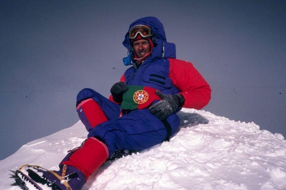 João Garcia tornou-se o primeiro português a chegar ao topo do Evereste (em 1999) e o 10º alpinista do mundo a escalar as 14 montanhas com mais de 8 mil metros