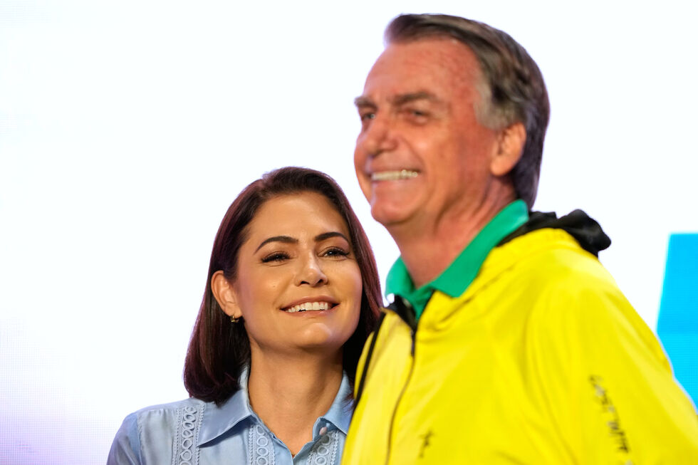 Michelle Bolsonaro pondera candidatura à presidência do Brasil em 2026