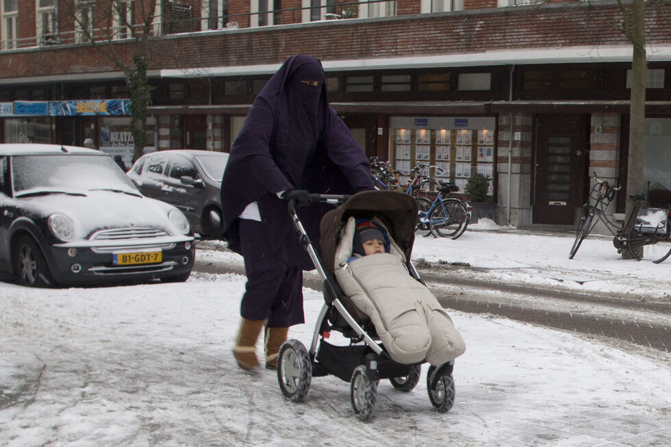 Portugal junta-se a países que proíbem o uso de véus em espaços públicos