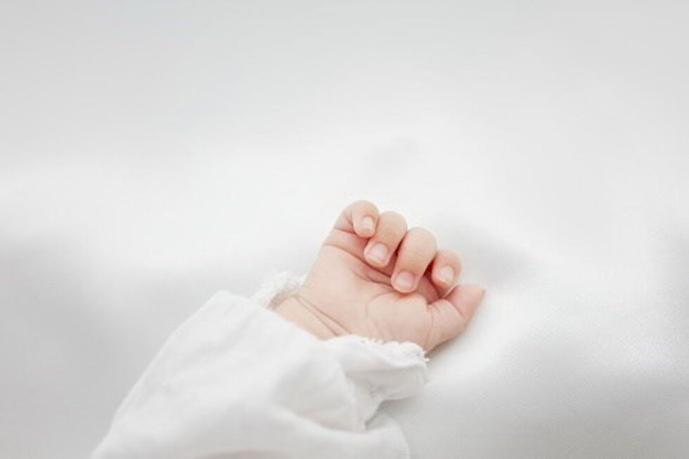 Bebé morre após grávida ser enviada para casa no Amadora-Sintra