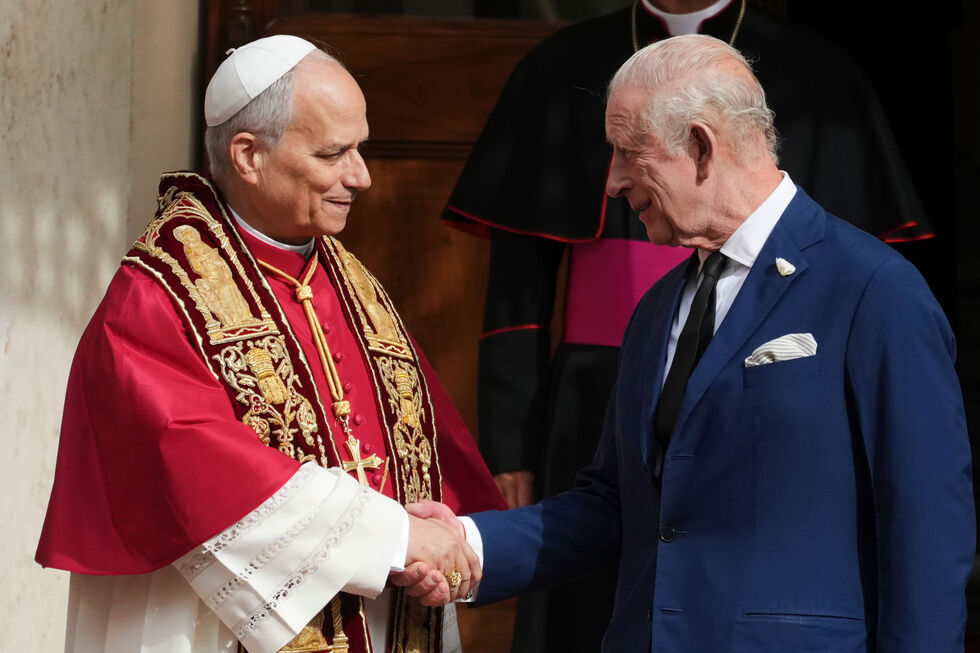 Rei Carlos III e Papa Leão XIV marcam encontro histórico no Vaticano