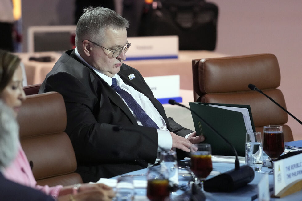 Vice-primeiro-ministro russo reage às sanções de Trump, em Kuala Lumpur