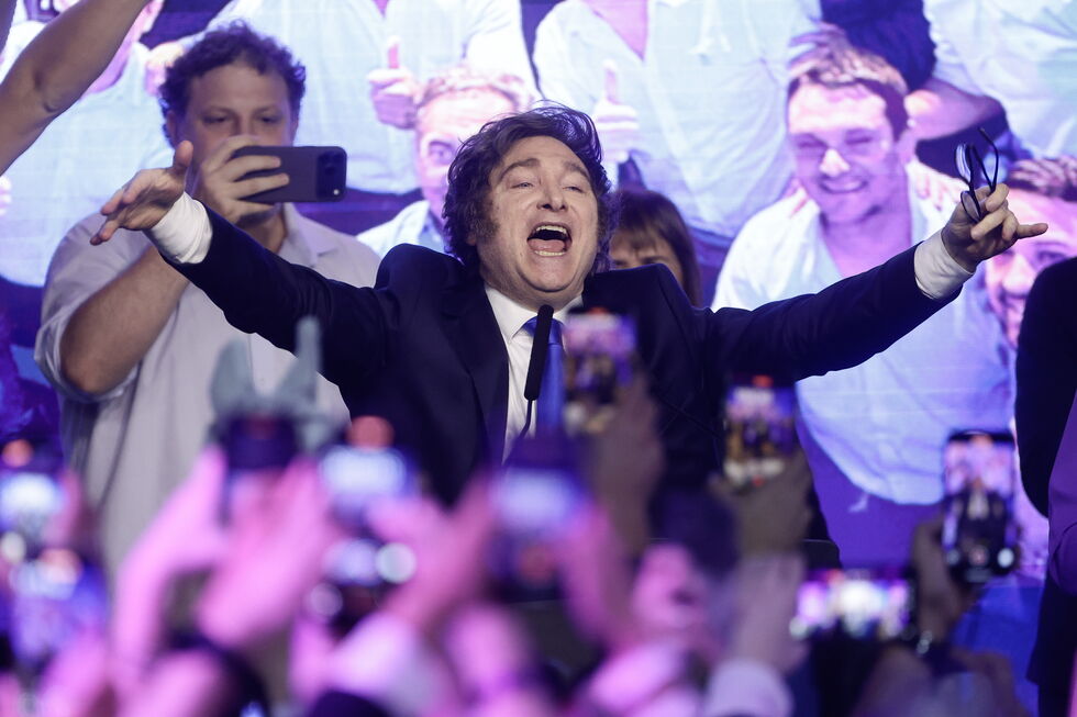 Milei discursa após vitória nas eleições intercalares argentinas