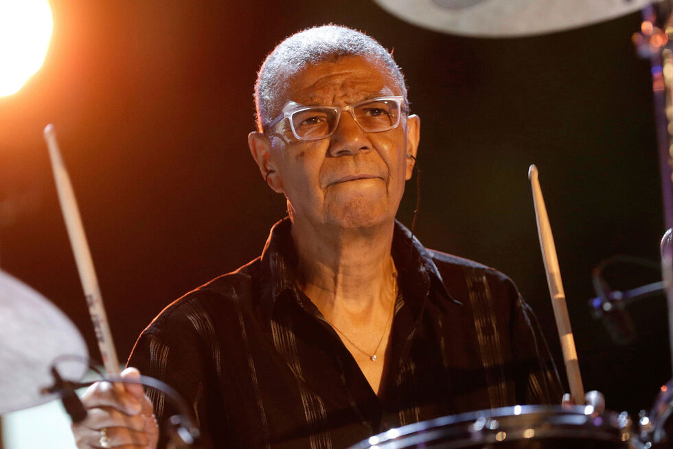 Morreu o baterista de jazz Jack DeJohnette, que trabalhou com Miles Davis e Keith Jarrett