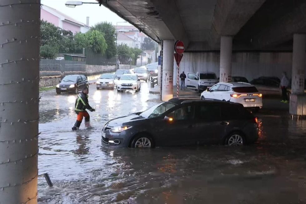 Cheias em Lisboa causam 174 ocorrências até às 22h