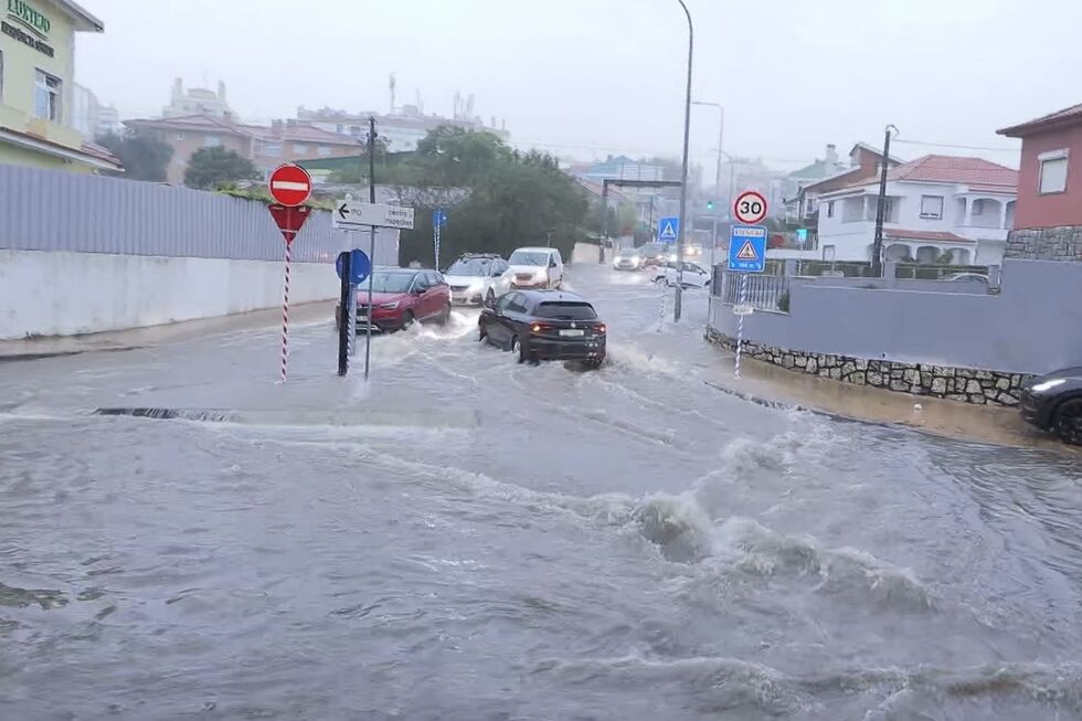 Mau tempo causa inundações em Lisboa e Algarve, com centenas de ocorrências registadas