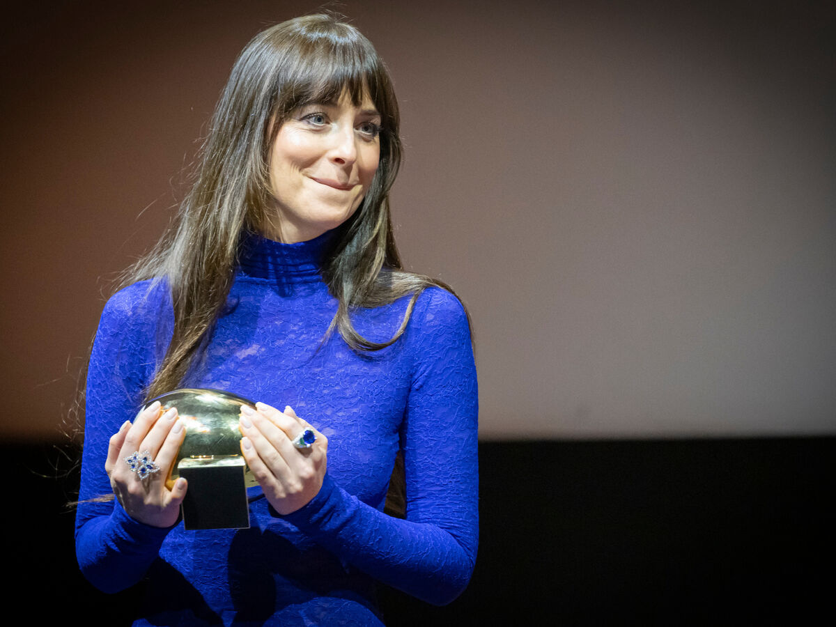 Dakota Johnson: "Até aos 10 anos não tive muitos amigos e nunca fui a uma escola a sério"