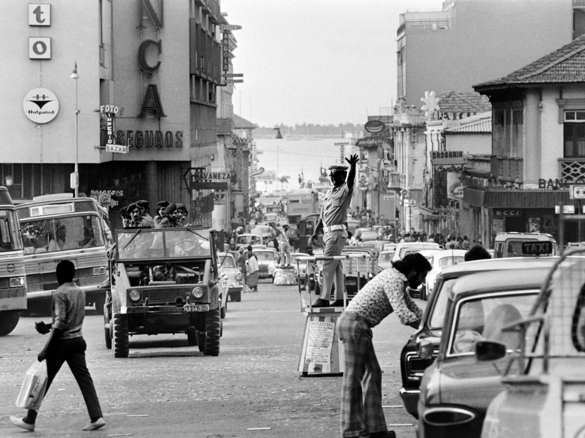 Angola 1975: crónica do nascimento de uma nação