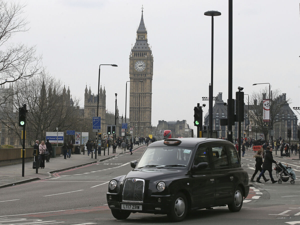 Três anos para ser taxista em Londres