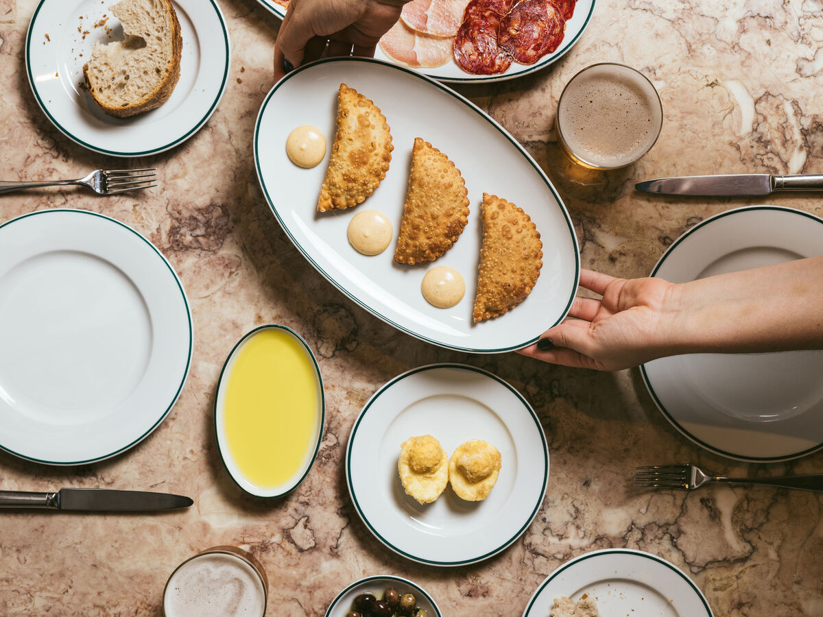 Canalha: dois anos a pintar fora da tela