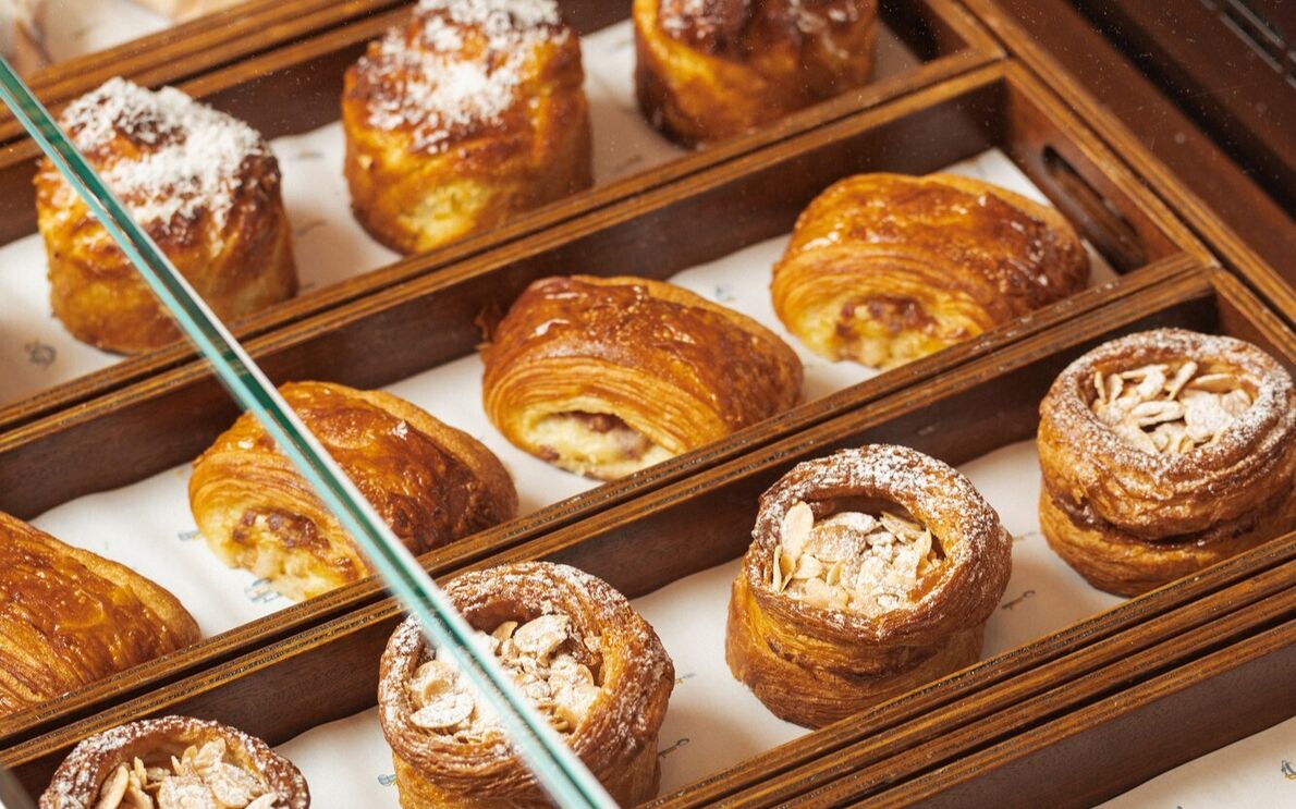 A merenda de queijo dos açores com chouriço e a tarte de queijo e abóbora também prometem satisfazer a gula