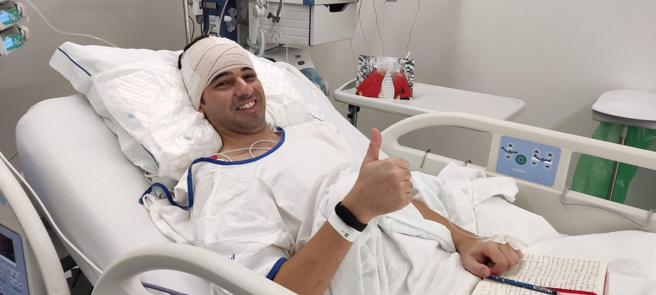 Quando recebeu o diagnóstico tinha já sete metástases no cérebro. Foi operado para retirar a maior, que tinha 4 cm e lhe afetava a visão