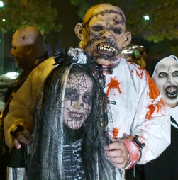 Entre velas e fantasias: Espanha mantém tradição de Todos os Santos enquanto Halloween cresce