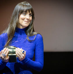 Dakota Johnson: 'Até aos 10 anos não tive muitos amigos e nunca fui a uma escola a sério'