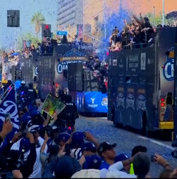 Dodgers celebram vitória na World Series com desfile em Los Angeles