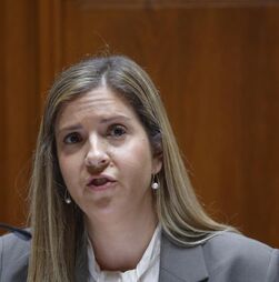 Valor do cheque-livro para jovens vai subir para 30 euros