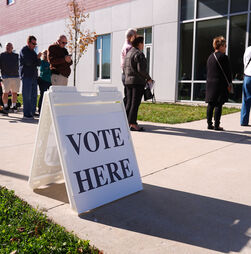 Metade dos Estados Unidos vai a votos para se aproximar ou afastar de Trump 
