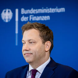 Alemanha prevê mais três mil milhões de euros de ajuda militar à Ucrânia em 2026