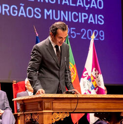 Candidatura do PS em Setúbal diz que 'desconhecia' problemas de deputado municipal detido por roubo