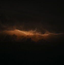 Chuva, trovoada e vento forte na manhã de quarta-feira, avisa o IPMA