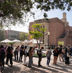 Democratas vencem várias disputas eleitorais nos Estados Unidos