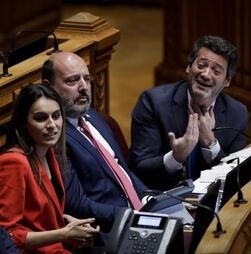 Parlamento remete para Ministério Público divulgação de nomes de crianças pelo Chega