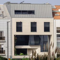 Montenegro revela custo da casa de Espinho: €637 mil