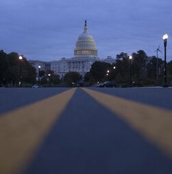 Acordo para pôr fim à maior paralisação estatal de sempre nos EUA ainda distante