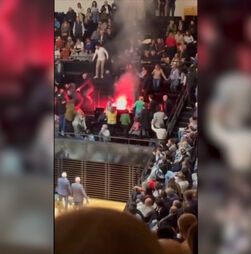 Protesto e tensão em Paris: foguetes interrompem concerto da Filarmónica de Israel