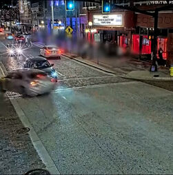 Carro em fuga da polícia atropela multidão na Flórida e provoca quatro mortes