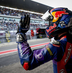 Miguel Oliveira homenageado no Algarve na despedida do público português