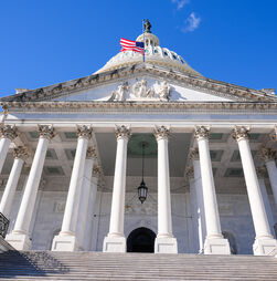 Líder do Senado fala em acordo para acabar com shutdown, mas sem garantias de sucesso 