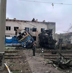 Ucrânia: pelo menos dois mortos e sete feridos em ataque russo em  Odessa