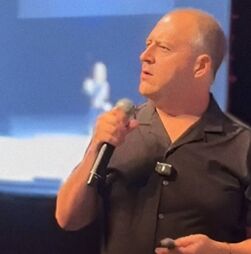 Filho de Escobar conta como vivia entre milhões e comia sopa rançosa: 'Não podíamos sair de casa'