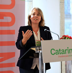 Governo tem que recuar sobre lei laboral, defende Catarina Martins