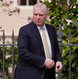 André planeia vender tesouros da família real para financiar vida no exílio