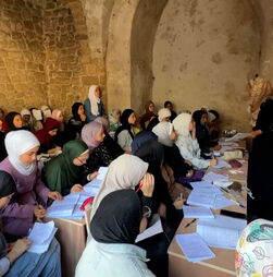 Mais de 630 mil crianças palestinianas continuam sem escola após dois anos de guerra em Gaza 