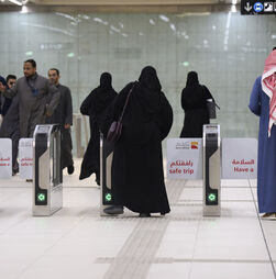 Amnistia denuncia 'abusos devastadores' de imigrantes na Arábia Saudita