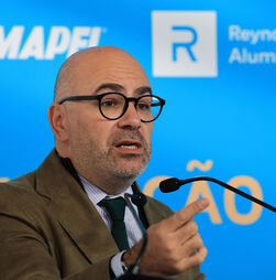 Ministro Pinto Luz 'absolutamente tranquilo' com buscas na TAP