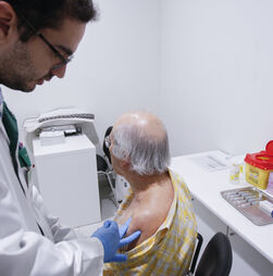 Gripe: O que são vacinas de dose elevada? 