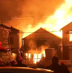 Incêndio de grandes dimensões destrói 170 casas no Japão