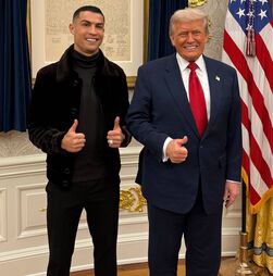As primeiras fotografias de Cristiano Ronaldo e Donald Trump na Sala Oval da Casa Branca