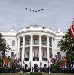 Casa Branca tentou atrasar votação sobre divulgação de documentos de Epstein mas falhou