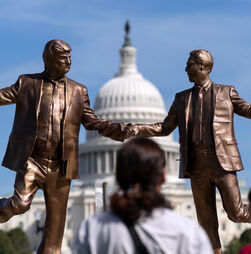 A segunda onda de choque dos crimes sexuais de Epstein