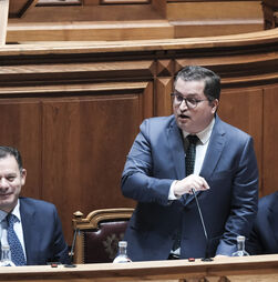 Agência de notícias Lusa passa a ser 100% detida pelo Estado