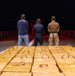 Apreensão recorde em alto mar: Oito toneladas de cocaína vinham para Portugal