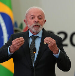 Lula da Silva reage pela primeira vez à detenção de Bolsonaro: 'Todo o mundo sabe o que ele fez'